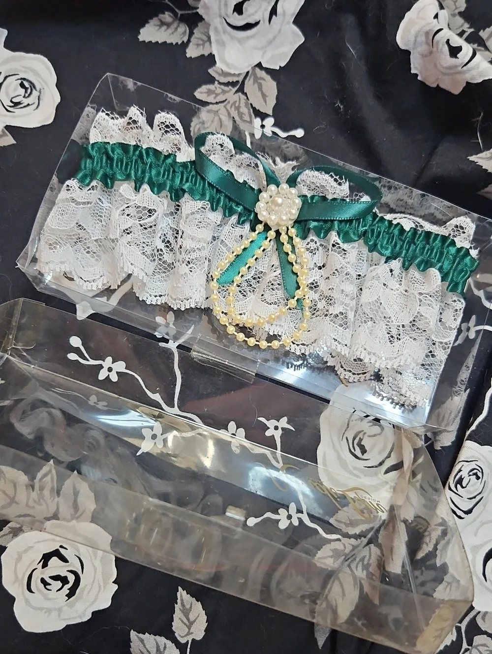 Vintage 90s Lace Bridal Garter with Ribbon and Pearl Cluster And In box !!!